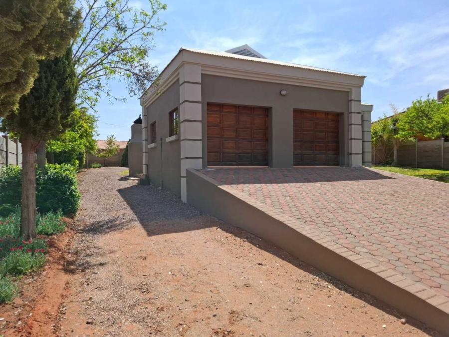 2 Bedroom Property for Sale in Keidebees Northern Cape